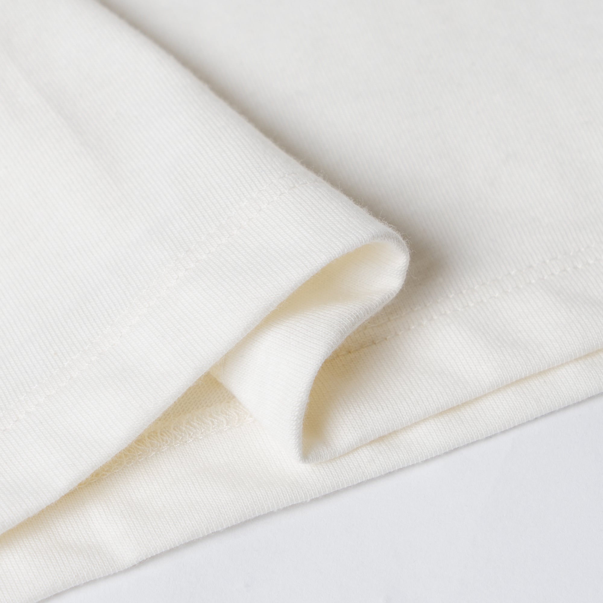 GUCCI Kaos Logo Seri Huruf, Unisex, COD '"   G-86